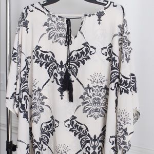 Flowy black and cream top/tunic